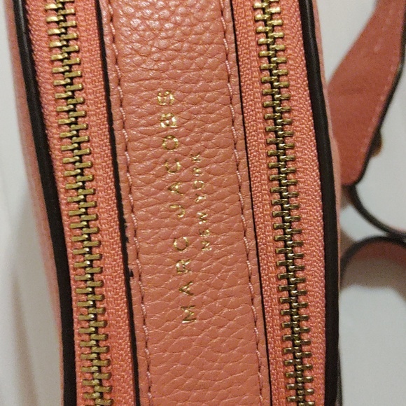 Marc Jacobs Coral Shutter Cross Body Bag - Picture 4 of 7